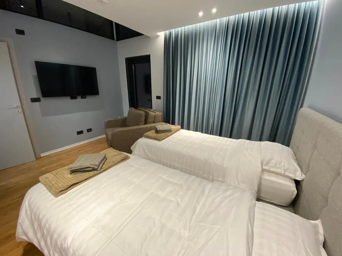 Vila-Amo, Suites&Rooms In Tirana Center 0*,  Albanien
