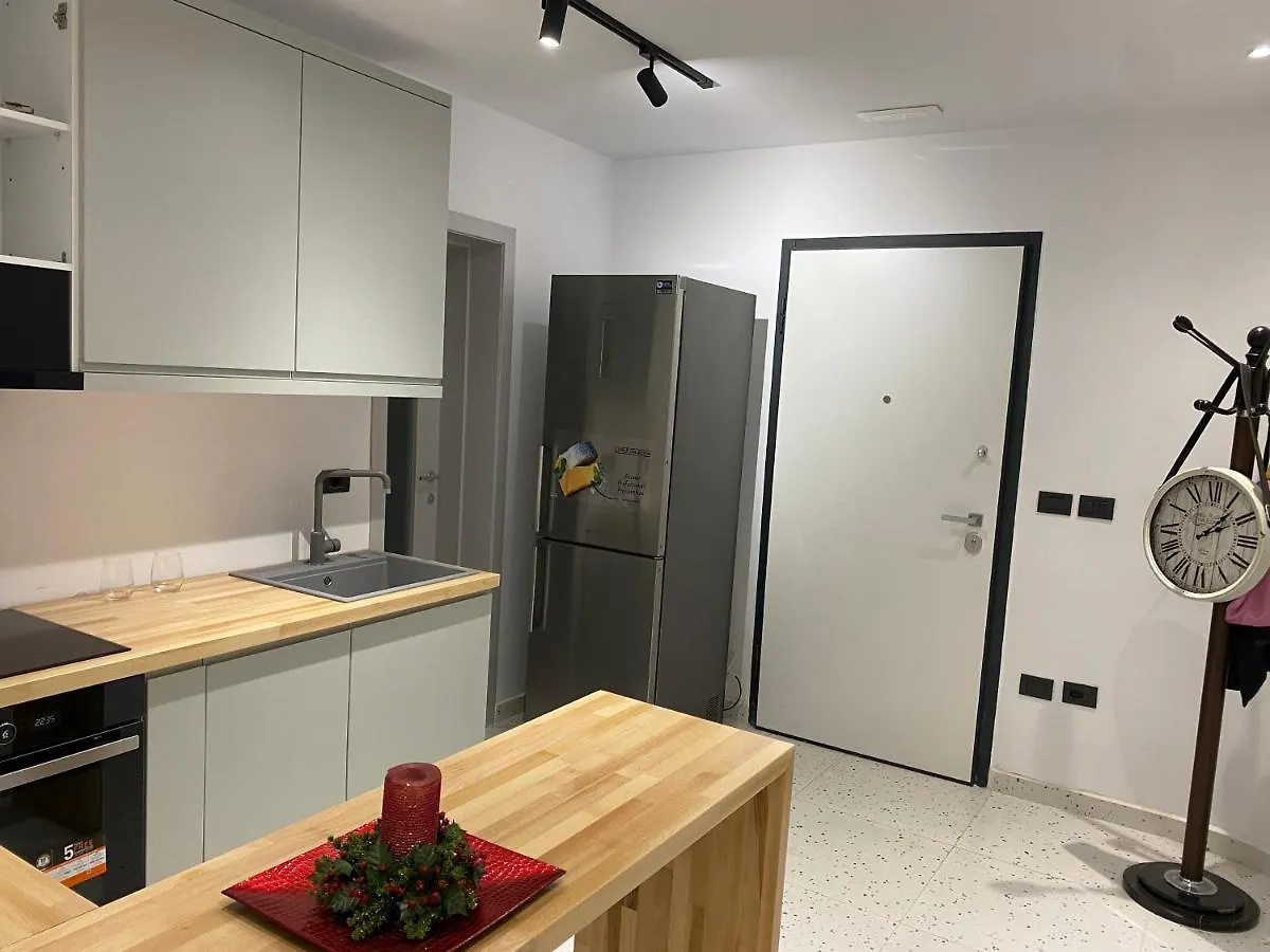 Vila-Amo, Suites&Rooms In Tirana Center 0*,  Albania